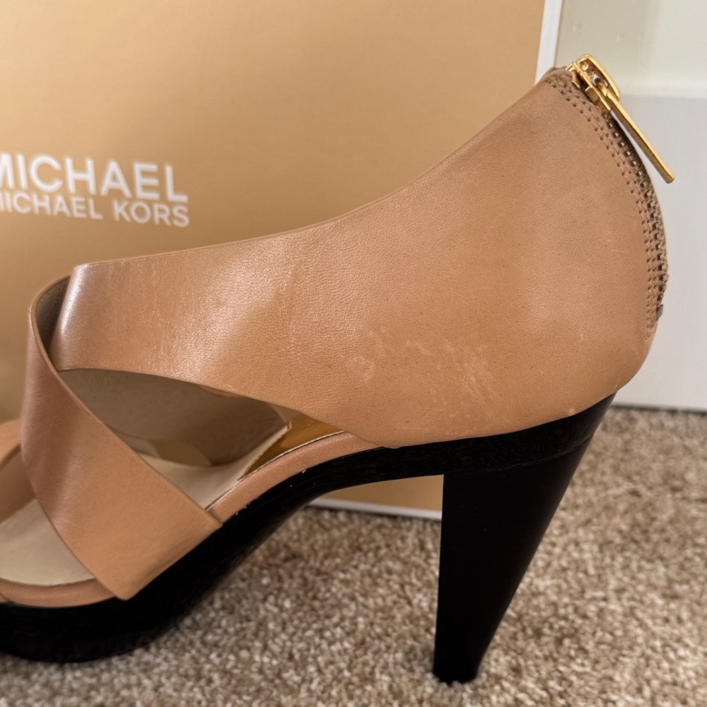 Never worn Michael Kors Nude and Black Leather Platform Heels - Picture 3 of 4